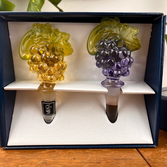 MIKASA Chablis Austrian Lead Crystal Grape Wine Stoppers Vineyard Set Of 2- M - Picture 3 of 12